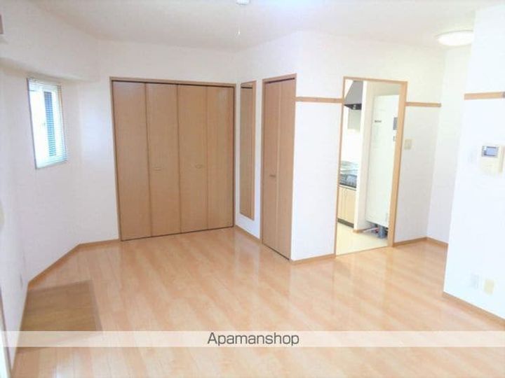 プレシャスクローバー201の居間