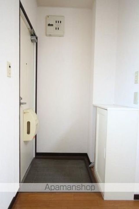 香川県高松市上福岡町の賃貸アパートの玄関