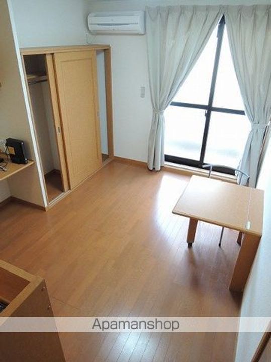 レオパレスケリュスA103の居間