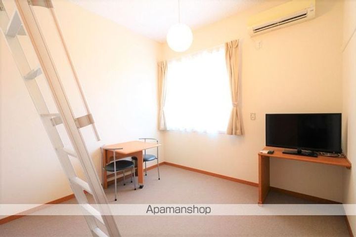 レオパレスドゥ ボヌールの居間