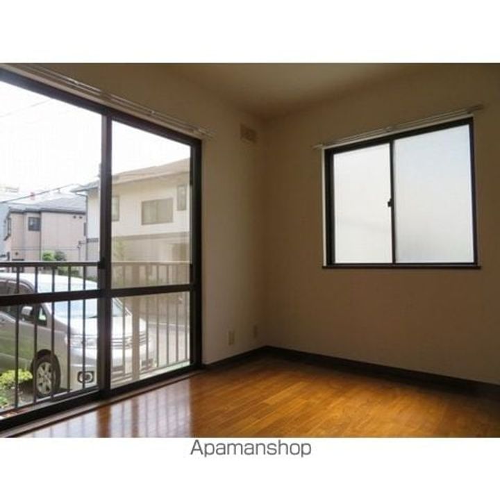 パルデンス山内の居間