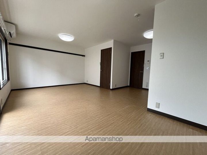 滋賀県甲賀市水口町元町の賃貸アパートの内装