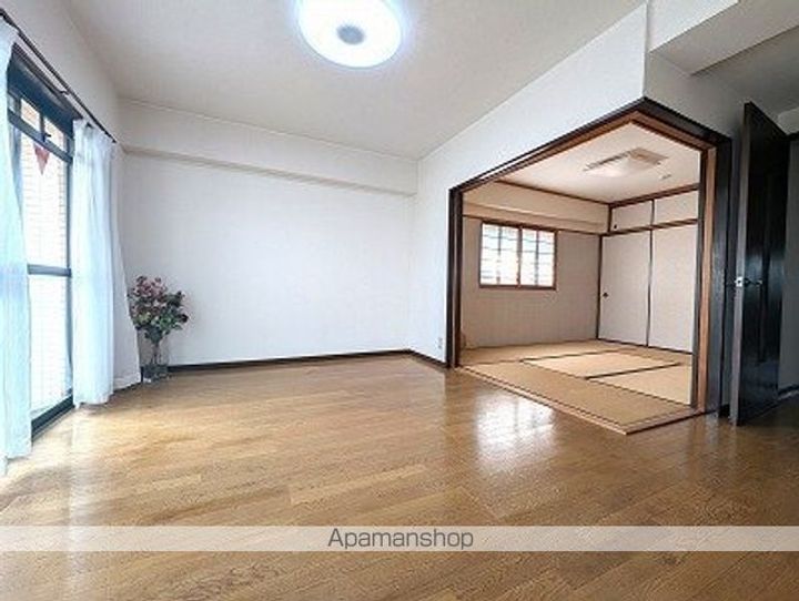 愛知県犬山市大字犬山字西古券の賃貸マンションの内装