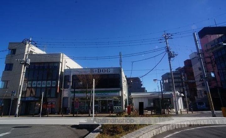 ミランダアイリスの周辺