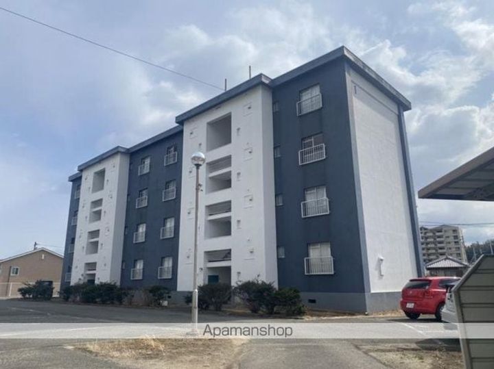 ヴィラナリー志度 Ⅰ棟401の外観