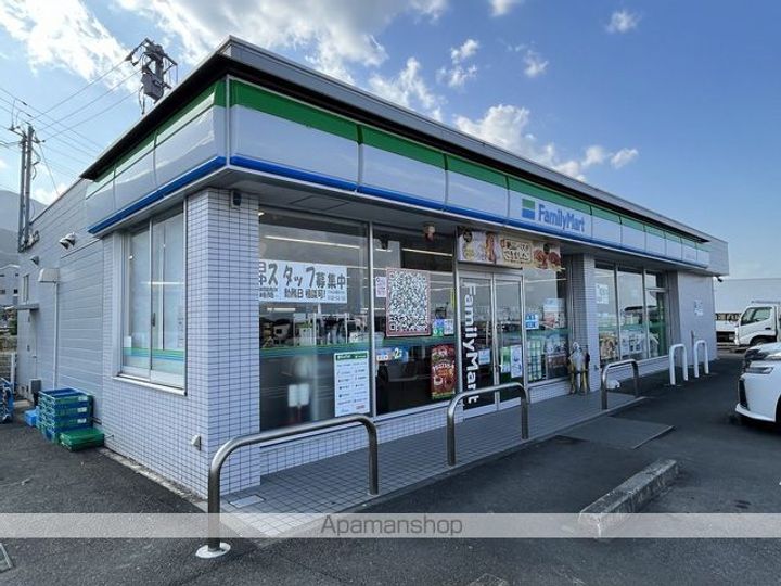 シャーメゾンコンフォーザの周辺