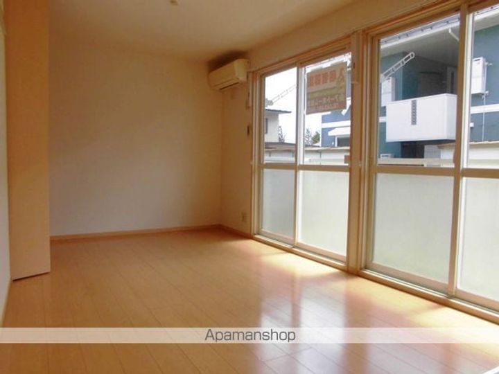 セジュール七番館202の居間