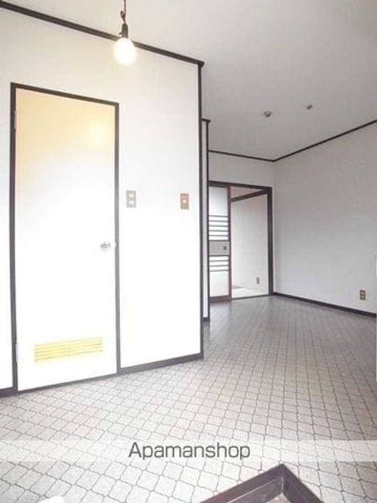 森ハイツの玄関