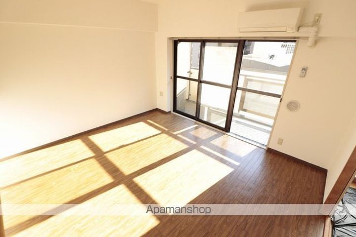 ラフィネ立川の居間