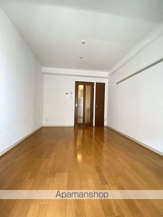 宮城県仙台市宮城野区榴岡3丁目の賃貸マンション807の居間