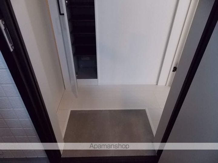 WARREN KUBOMIⅡの玄関