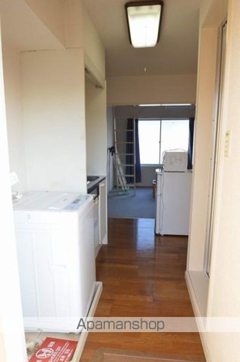 レオパレスシャルムの玄関