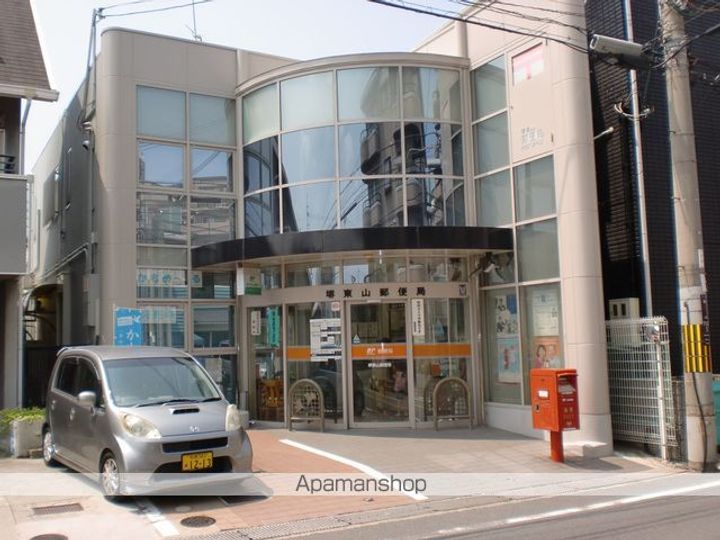 エセルディハイツ B棟の周辺