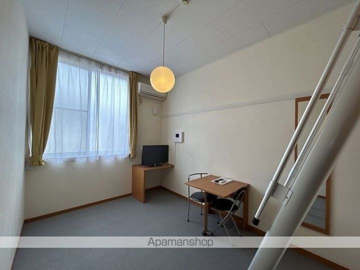 レオパレスAKANEの居間