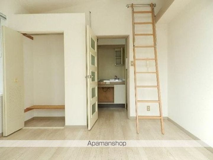 ローズアパートの居間