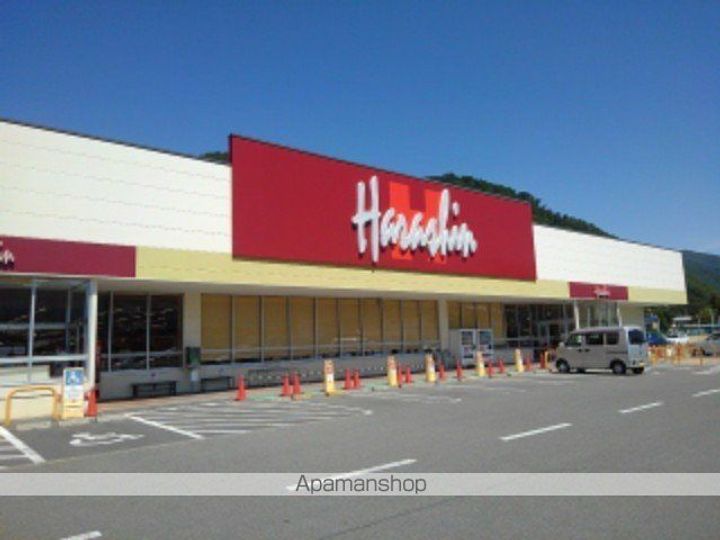 プラシードカーサの周辺