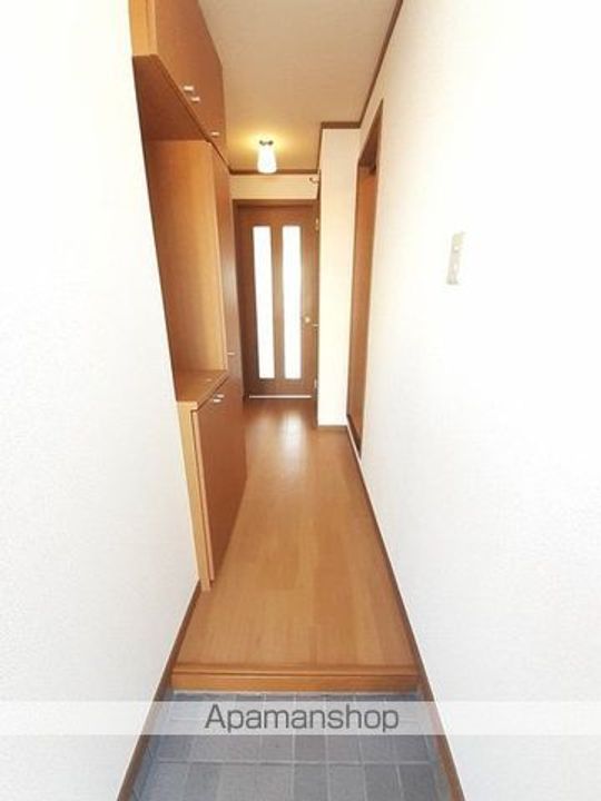 広島県府中市中須町の賃貸アパート102の玄関
