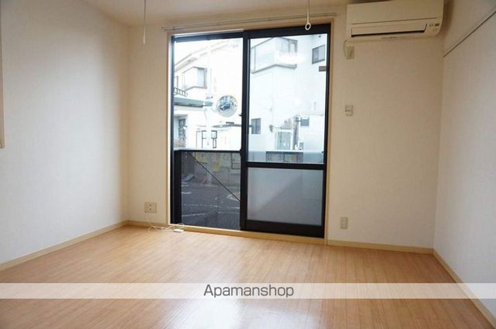 サン・エスポワールⅡⅡ101の居間