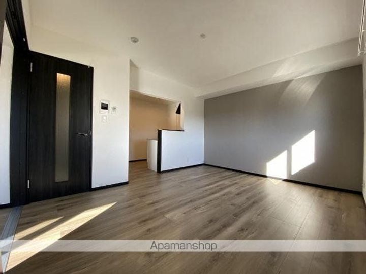 ミリアビタ前原の居間