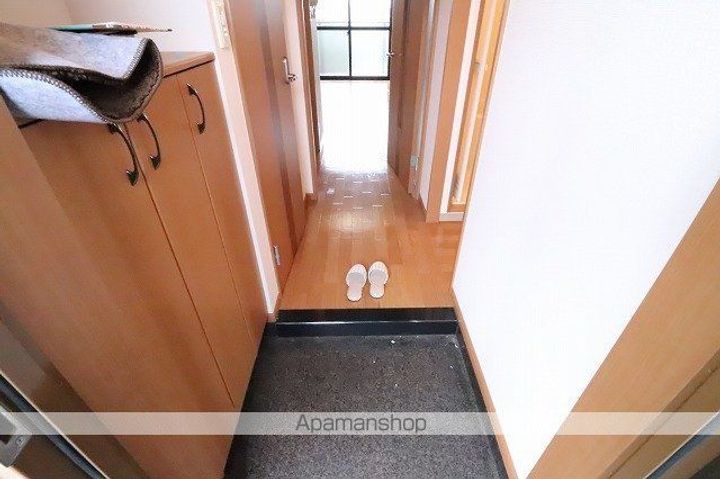 ルーム新町の玄関