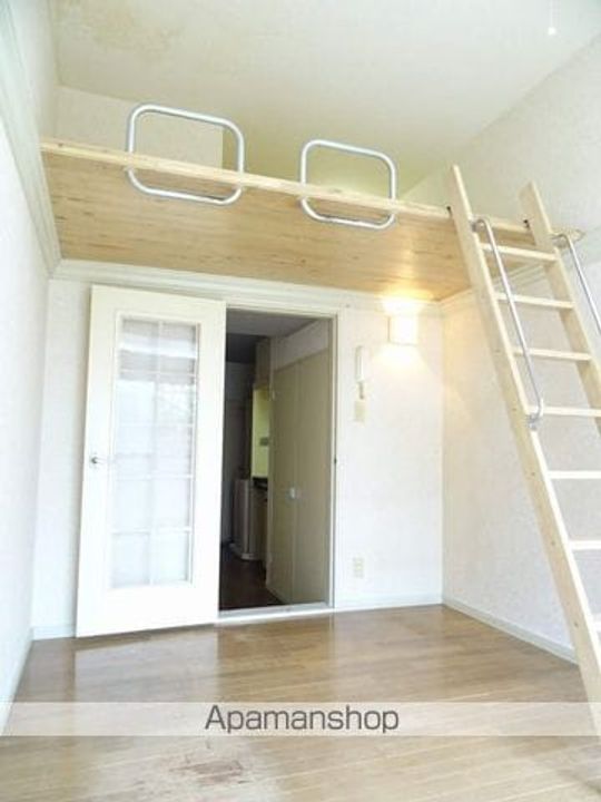 パレス緑ヶ丘204の居間