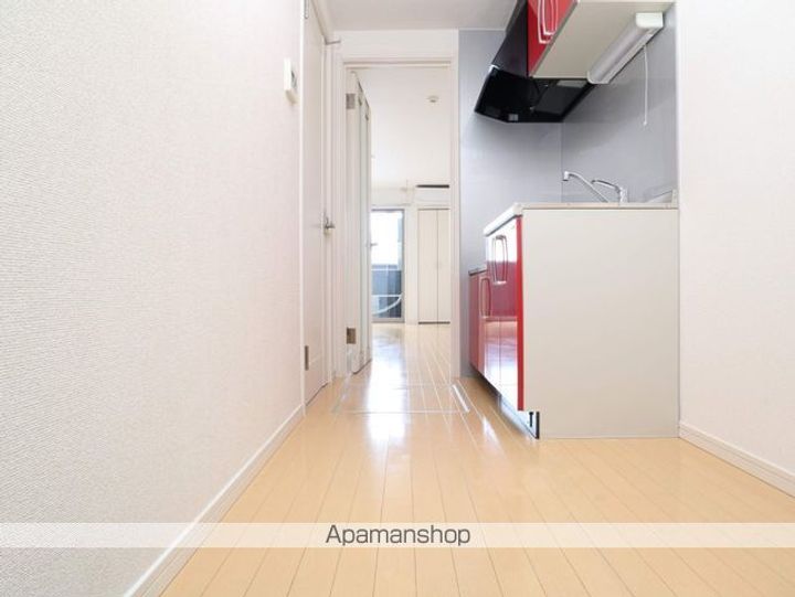 愛知県名古屋市千種区千種2丁目の賃貸アパート102の玄関