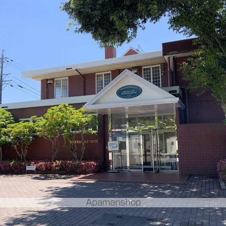 レオパレスアイリス日影102の周辺