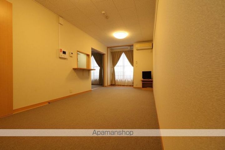 レオパレスCALMA202の居間