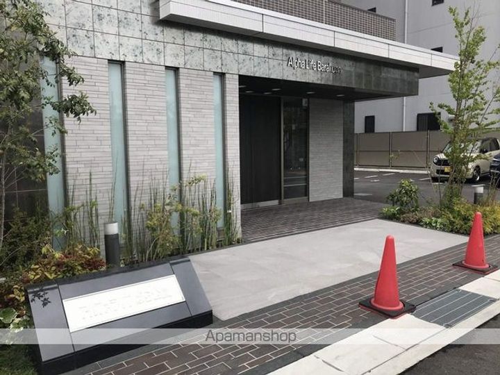 広島県福山市松浜町1丁目の賃貸マンションの玄関