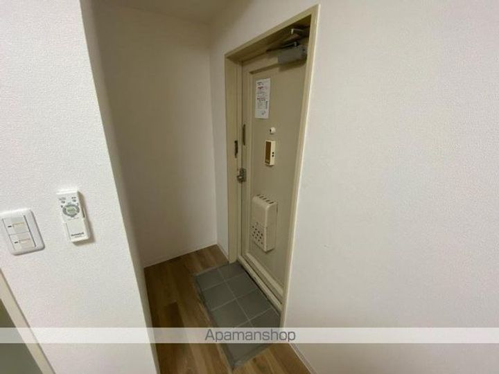 香川県高松市多賀町3丁目の賃貸マンションの玄関