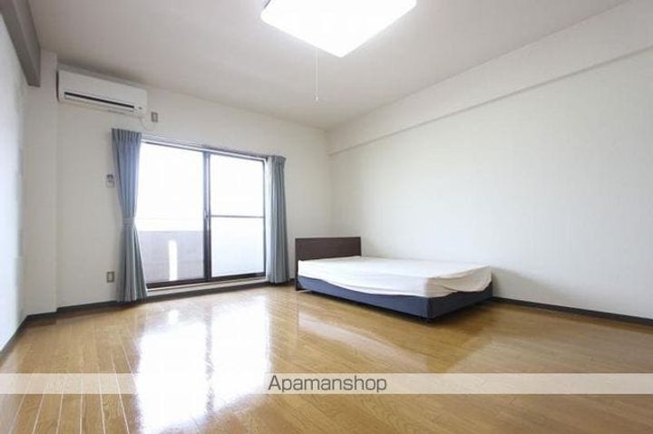 香川県高松市高松町の賃貸マンションの内装