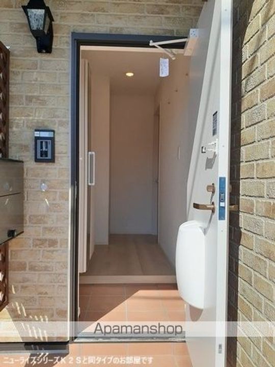 MAHANA WESTの玄関