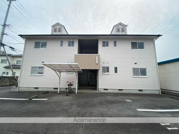 香川県高松市上天神町の賃貸アパートの外観