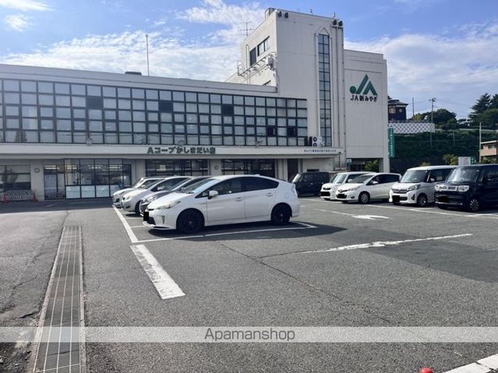 麗(うらら)の周辺