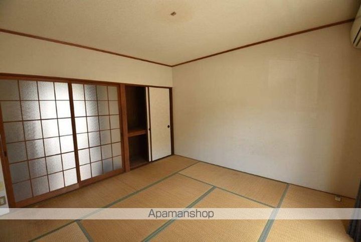 メゾンKK2101の居間