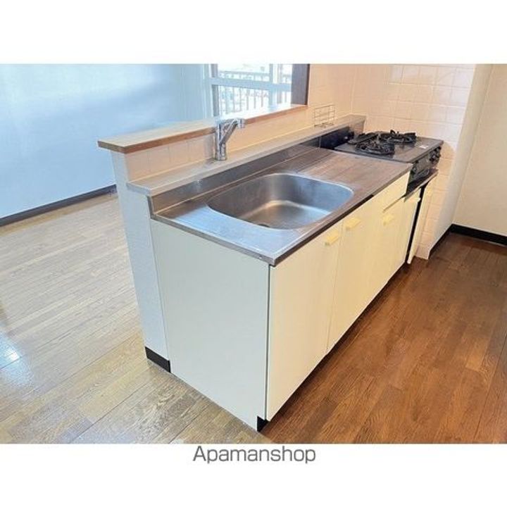 ナディア・ヴィエーレ402のキッチン