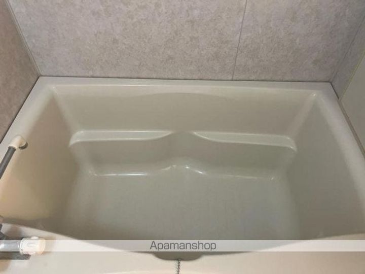 香川県高松市茜町の賃貸マンションの内装