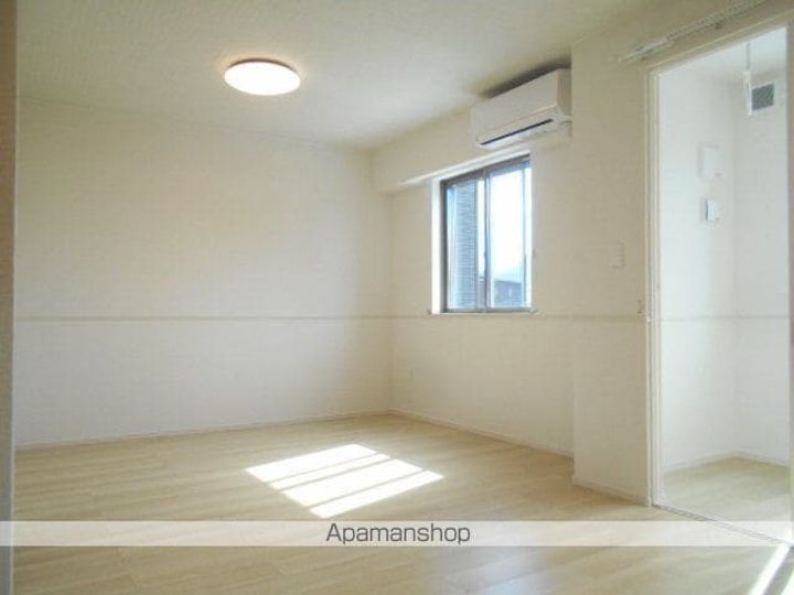 岐阜県岐阜市粟野東2丁目の賃貸アパートの居間