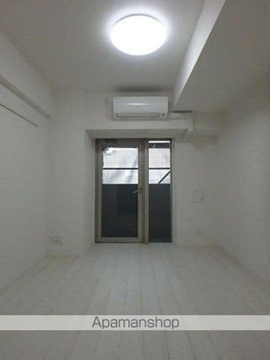 ガーラ・リバーサイド横濱南2F-12の居間