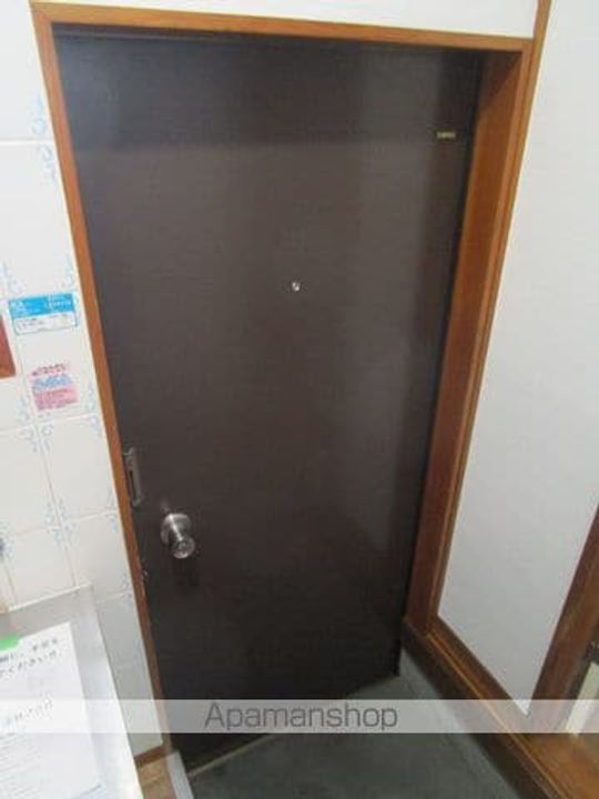 東京都杉並区方南1丁目の賃貸アパートの玄関