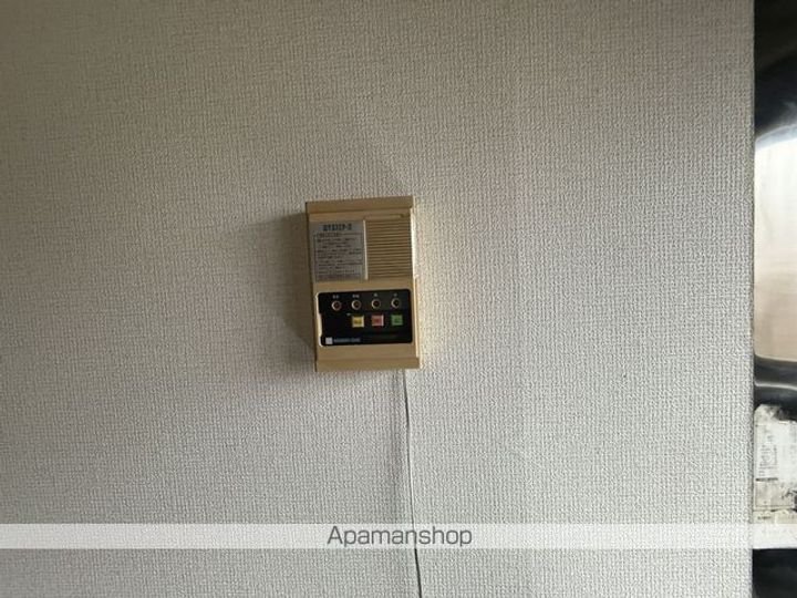 皆川ハイツの玄関