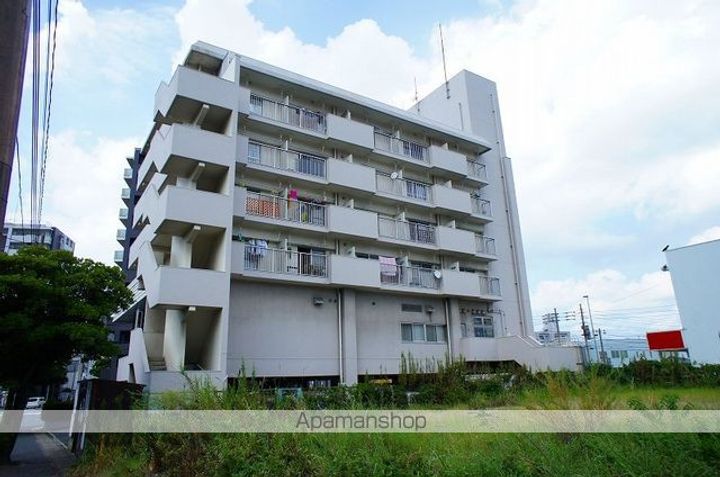 第5よしみビルの外観
