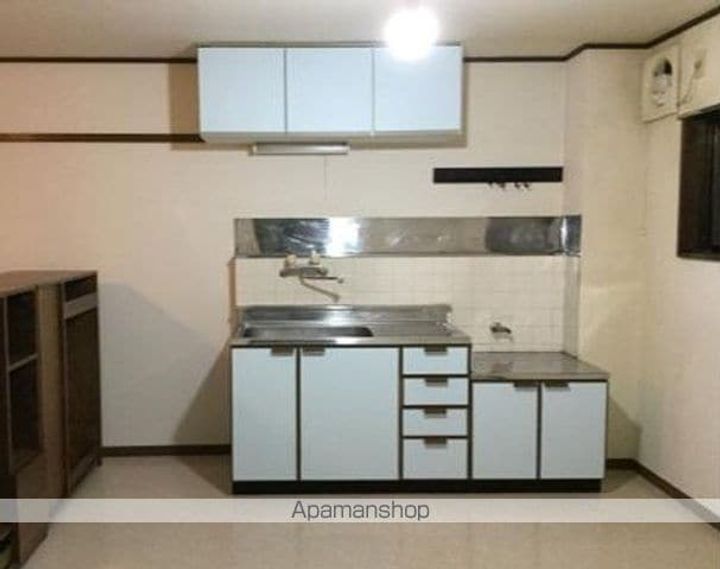 東京都足立区中川2丁目の賃貸マンションのキッチン