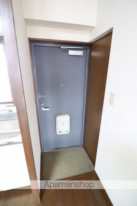 フルヤビル202の玄関