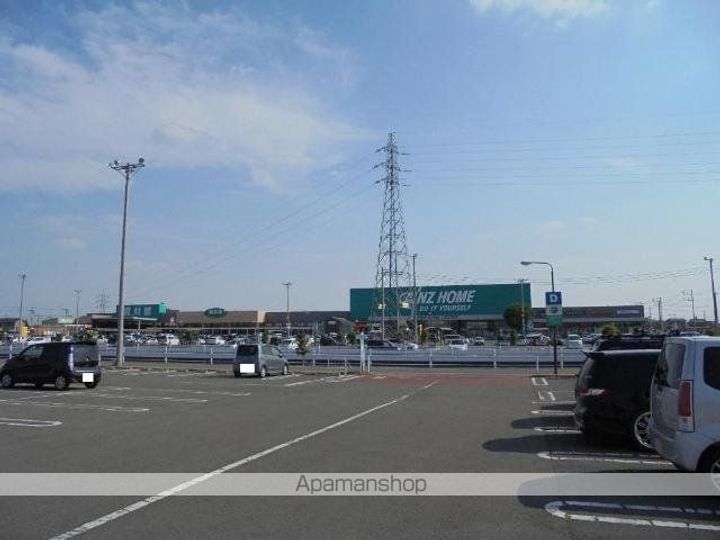 イージーレジデンスの周辺