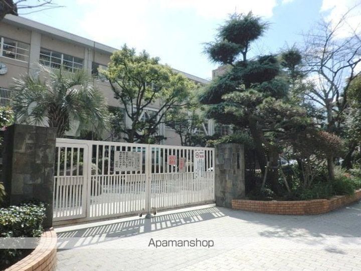 アンフレール川上の周辺