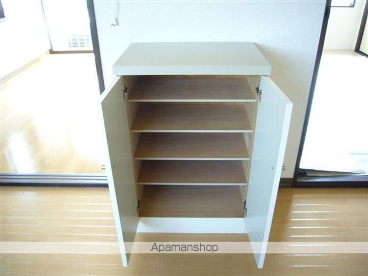 セフィラ藤浪B棟201の玄関