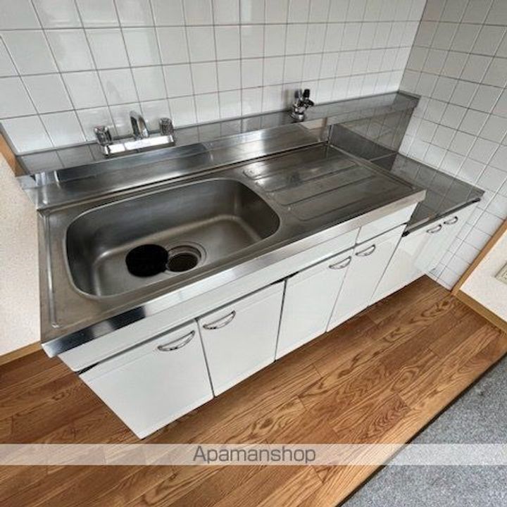 滋賀県大津市松山町の賃貸マンションのキッチン