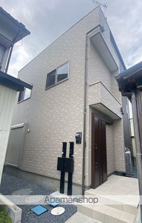 埼玉県三郷市幸房の賃貸アパートの外観