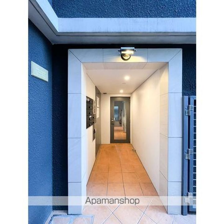 アパートメントクロ三軒茶屋の外観